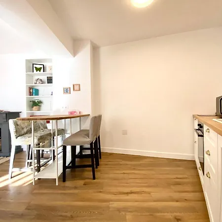 Cosy Hollow - Pet Friendly *